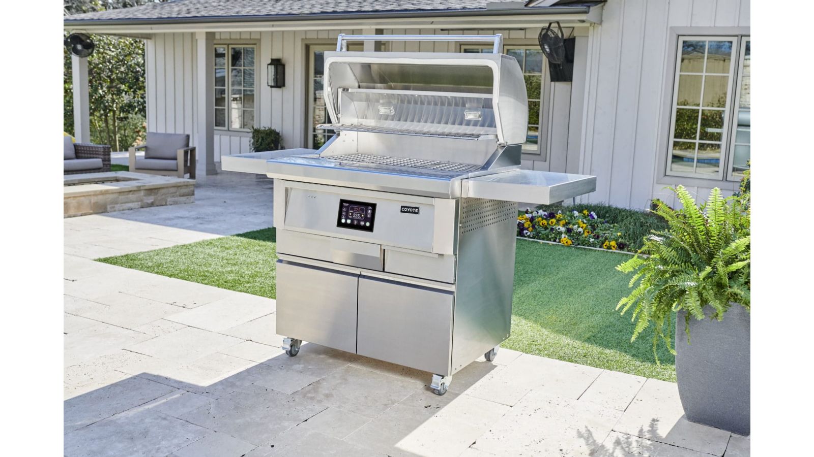 The Coyote Pellet Grill